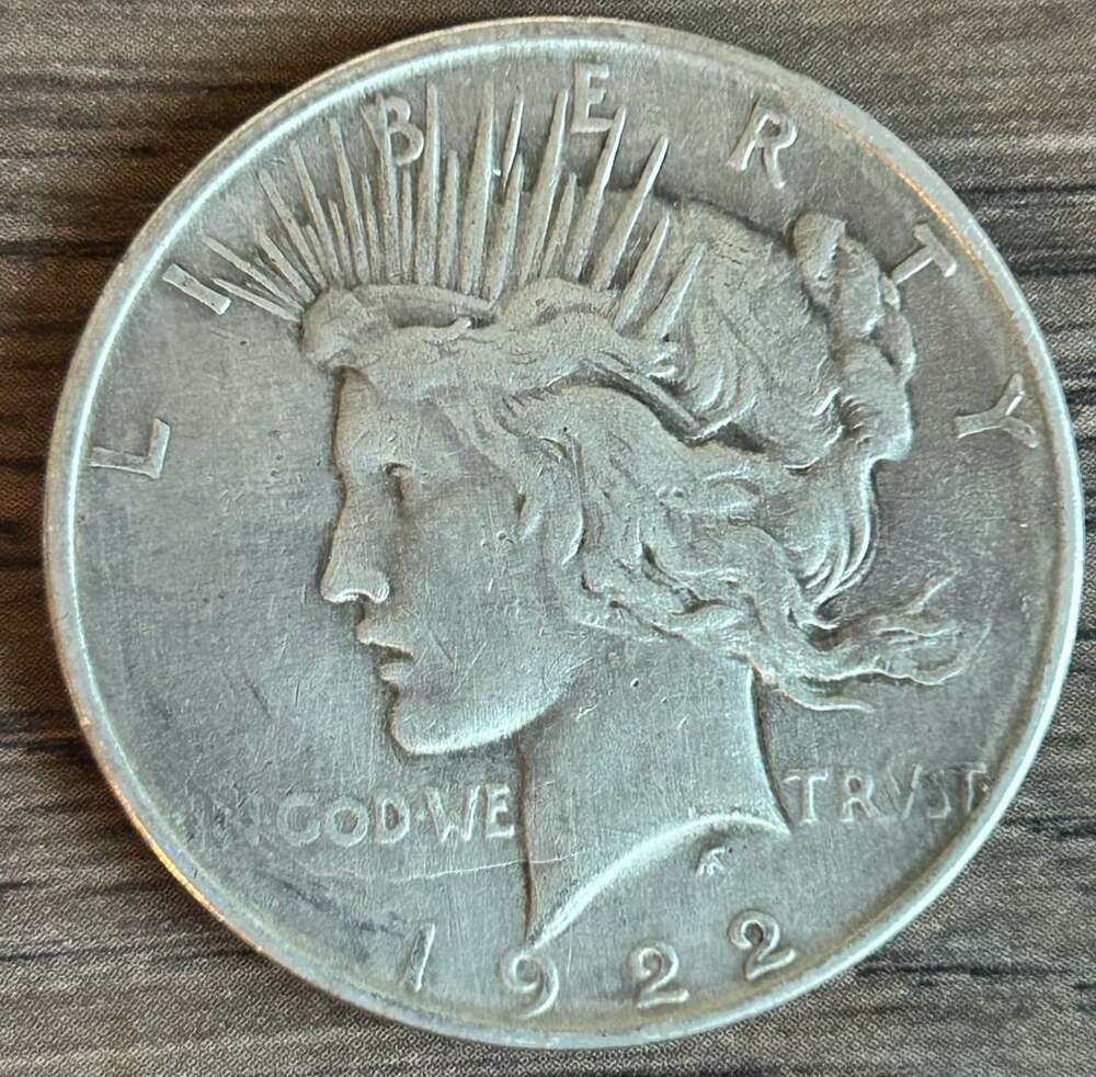 1922-D Peace Silver Dollar, Low Relief
